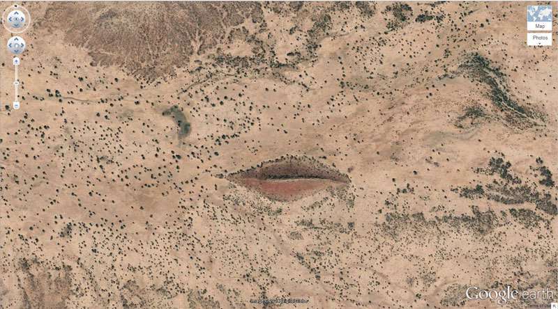 48.-Big-Red-Lips-in-the-Desert