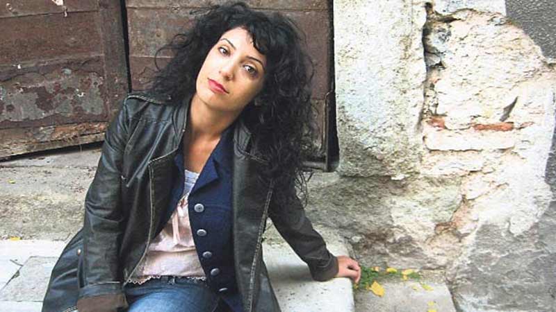 pelin özer