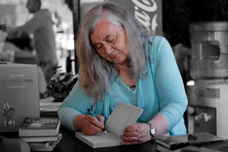 edebiyat Marilynne Robinson evlerden uzak